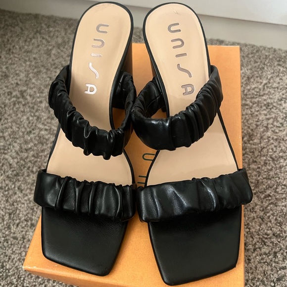 Unisa Black Block Heels - Picture 4 of 6